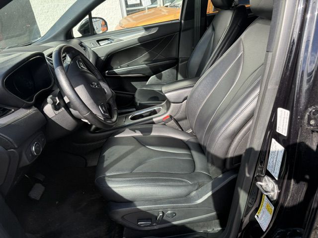 Photo 29 of this LINCOLN MKC