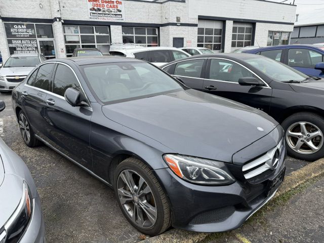 Photo 4 of this MERCEDES-BENZ C-CLASS