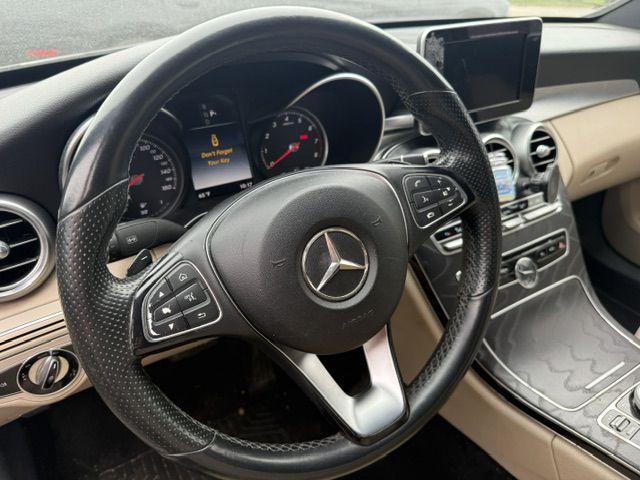 Photo 8 of this MERCEDES-BENZ C-CLASS