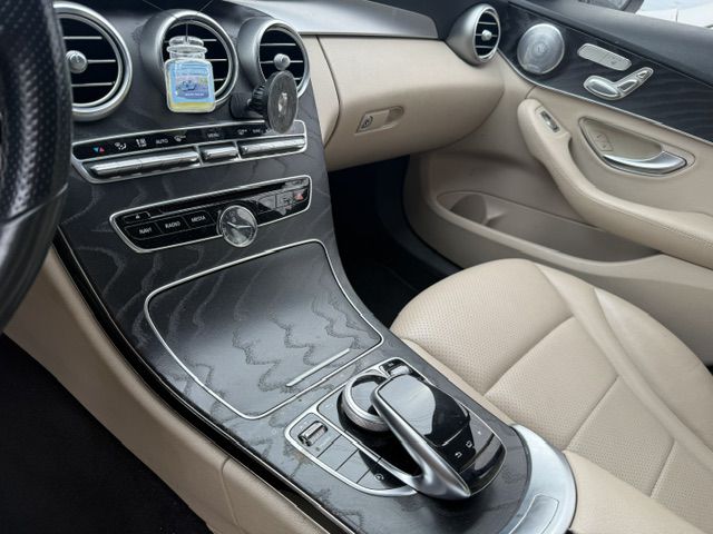 Photo 10 of this MERCEDES-BENZ C-CLASS