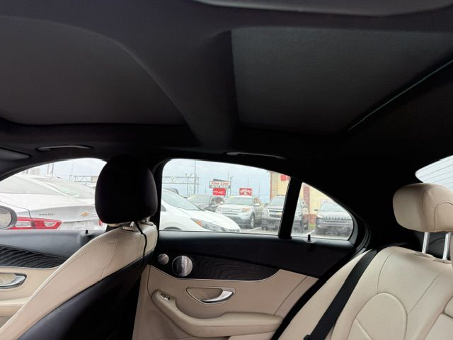 Photo 18 of this MERCEDES-BENZ C-CLASS