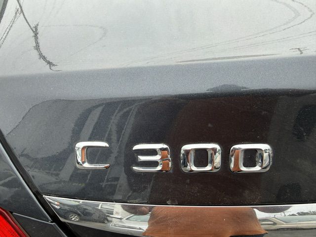 Photo 31 of this MERCEDES-BENZ C-CLASS