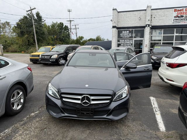 Photo 34 of this MERCEDES-BENZ C-CLASS