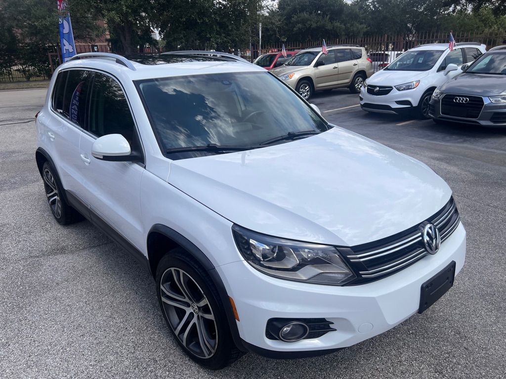 Photo 9 of this VOLKSWAGEN TIGUAN