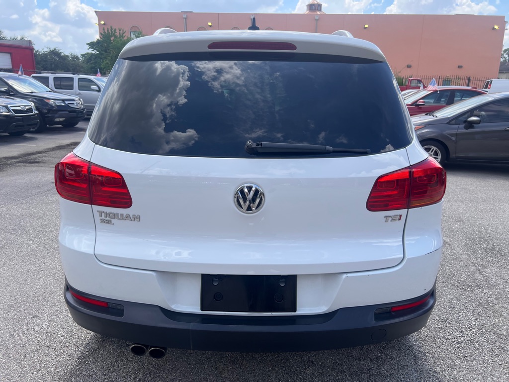 Photo 6 of this VOLKSWAGEN TIGUAN
