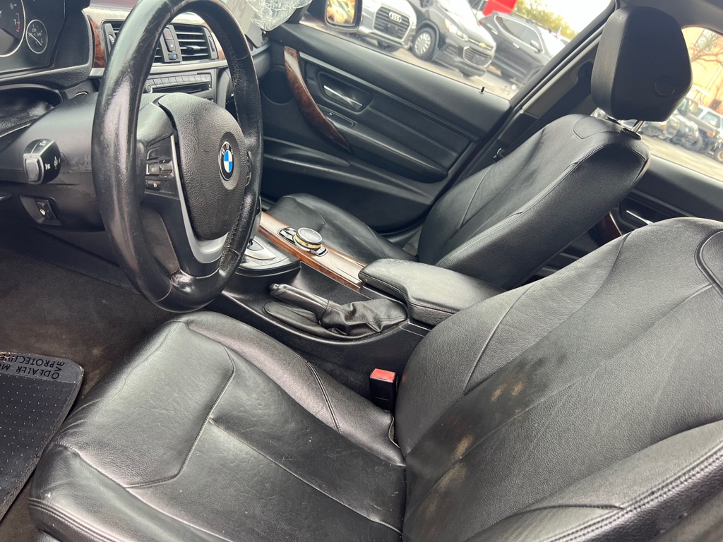 Photo 11 of this BMW 328