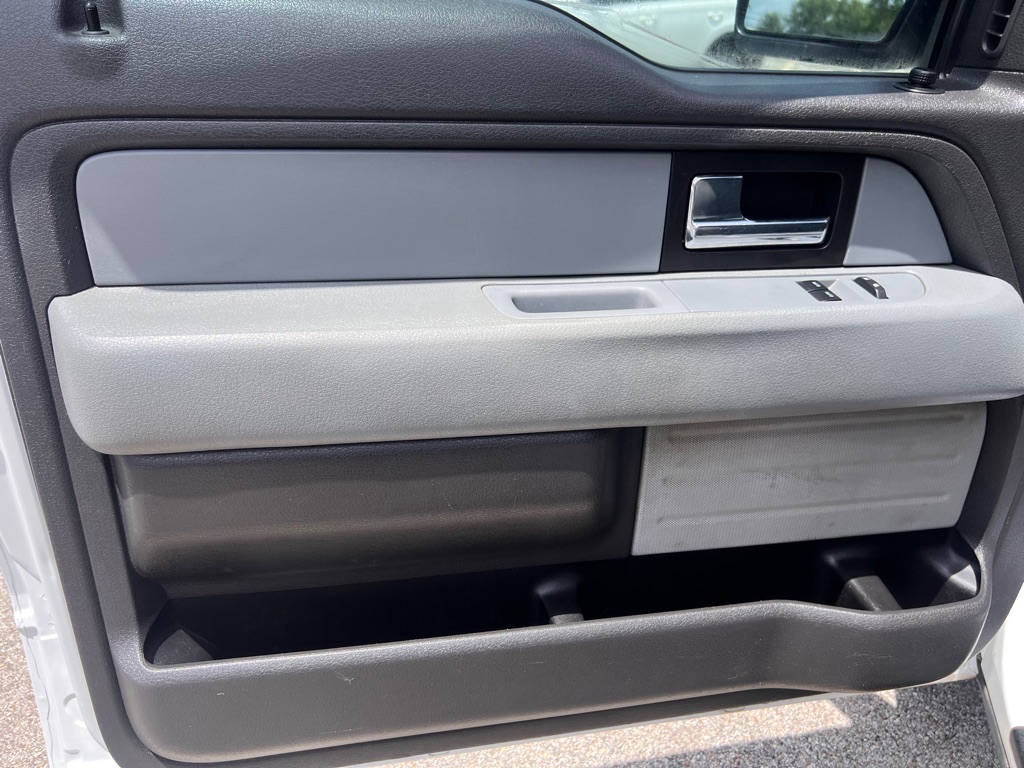 Photo 10 of this FORD F150