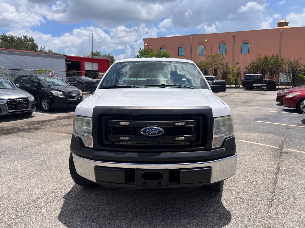 Photo 3 of this FORD F150