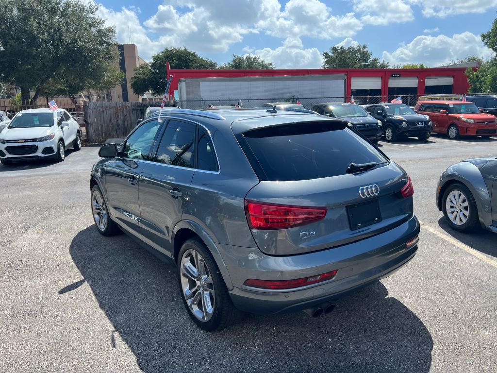 Photo 5 of this AUDI Q3
