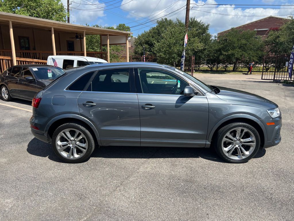 Photo 8 of this AUDI Q3