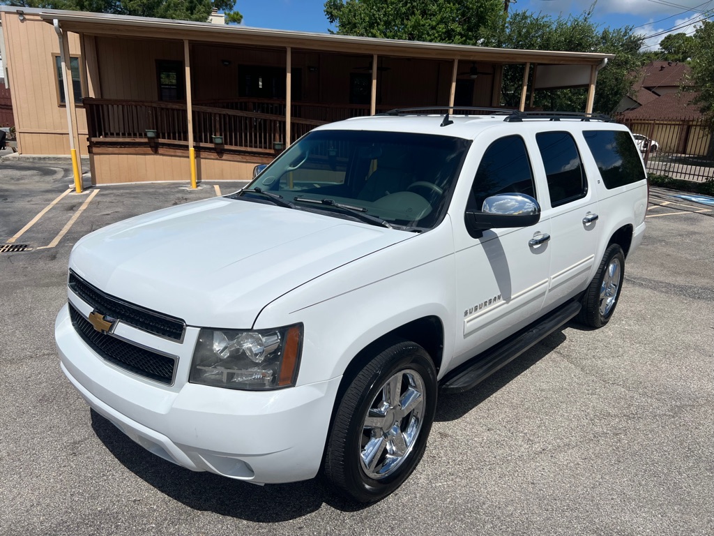 2013 CHEVROLET SUBURBAN 1500 LT's photo