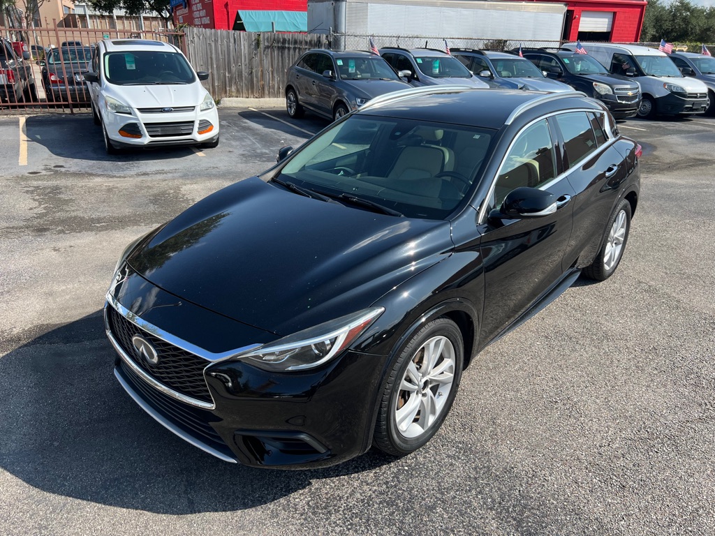 2019 INFINITI QX30 PURE's photo