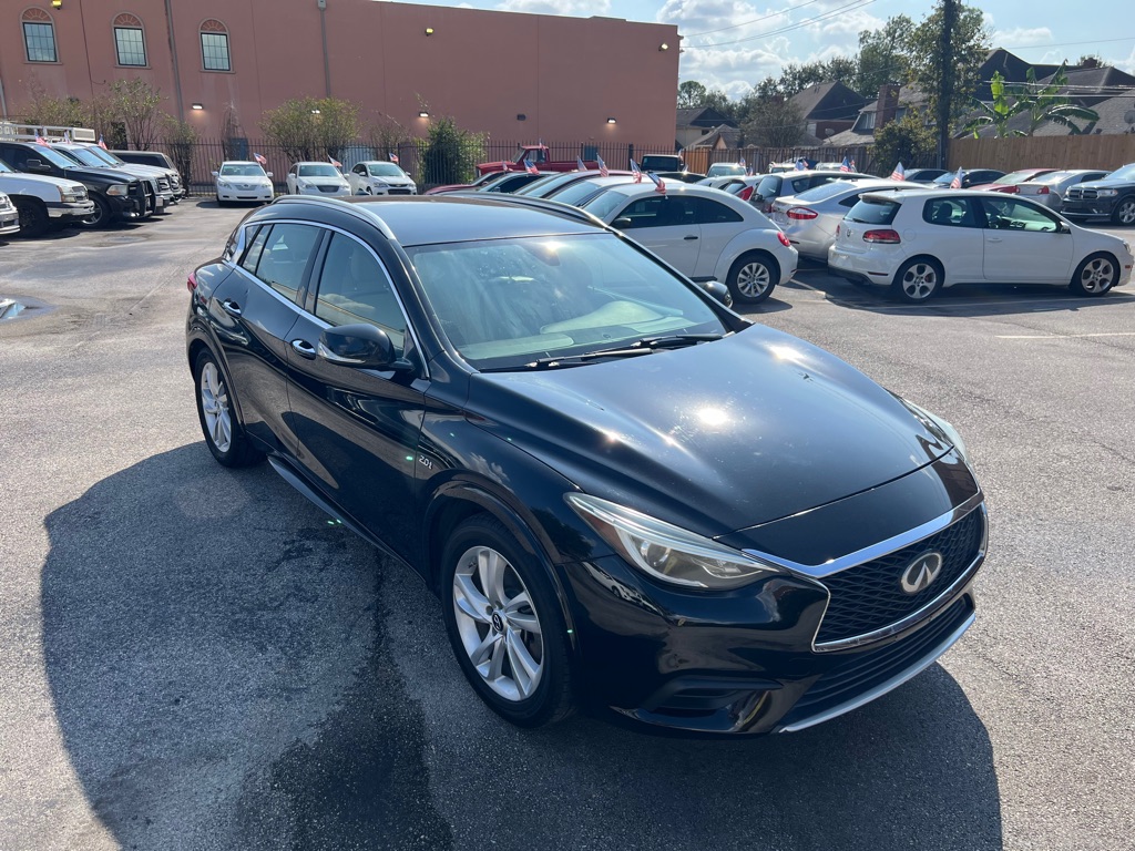 Photo 9 of this INFINITI QX30