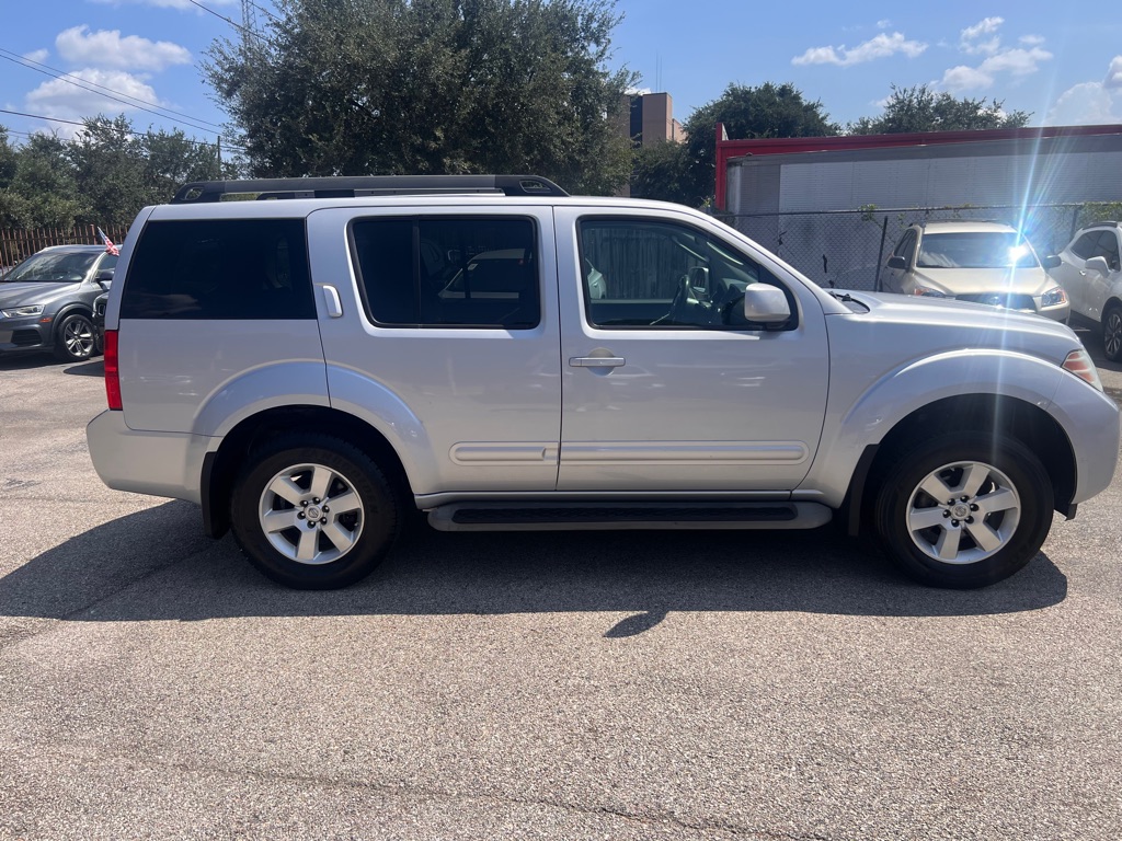 Photo 8 of this NISSAN PATHFINDER