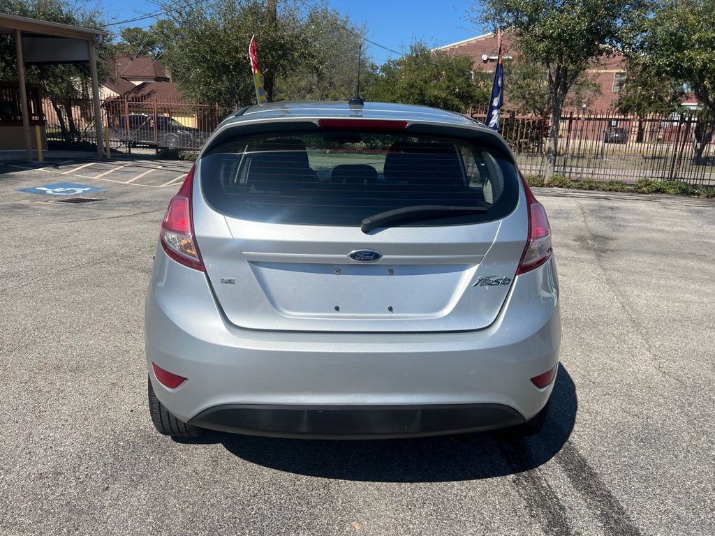 Photo 6 of this FORD FIESTA