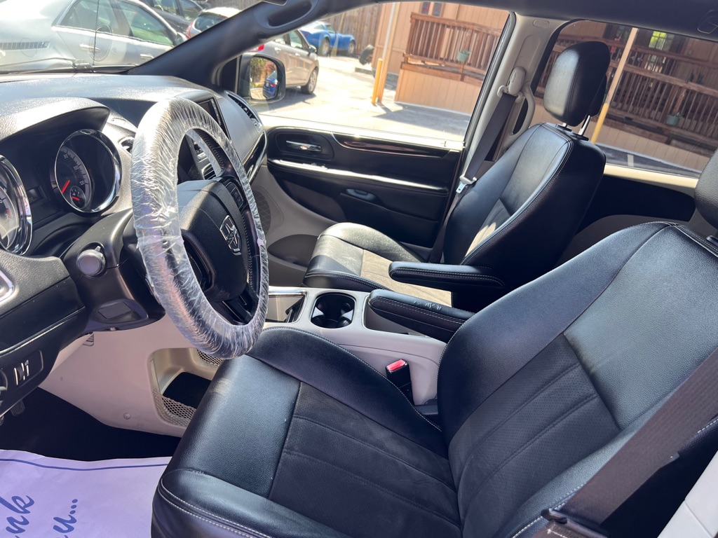 Photo 11 of this DODGE GRAND CARAVAN