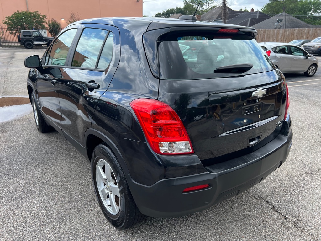 Photo 5 of this CHEVROLET TRAX