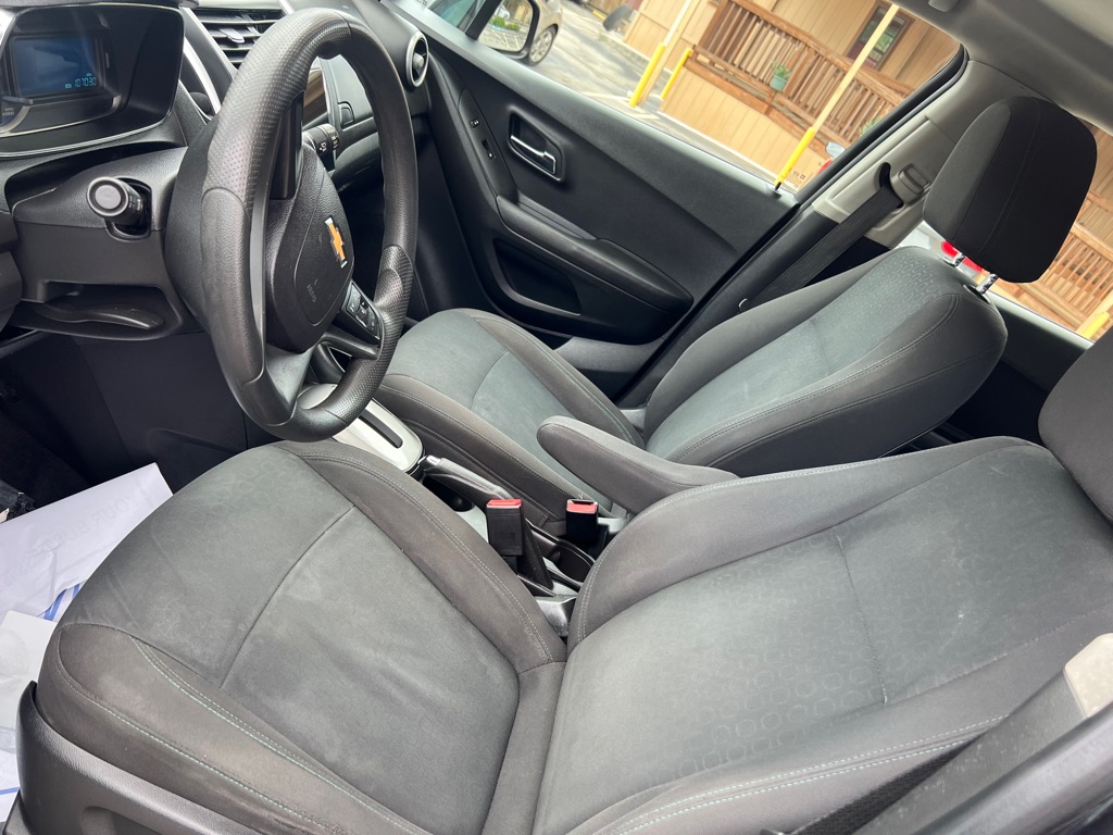 Photo 11 of this CHEVROLET TRAX