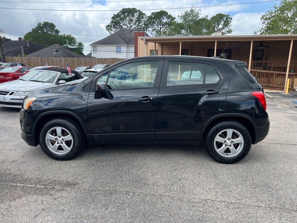 Photo 4 of this CHEVROLET TRAX