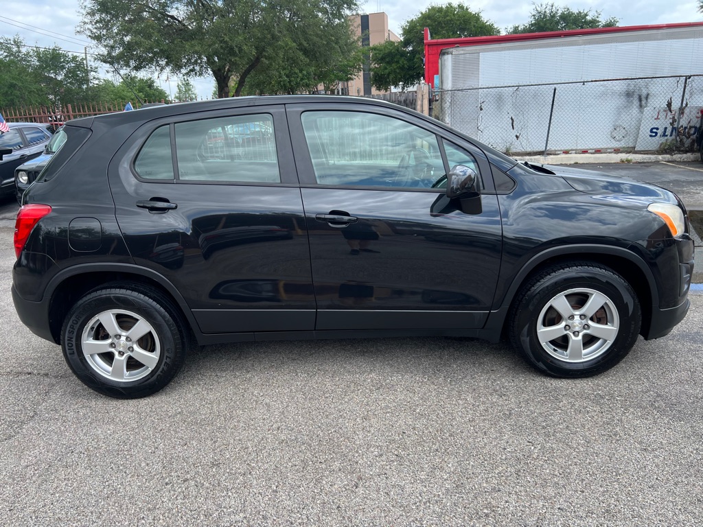 Photo 8 of this CHEVROLET TRAX