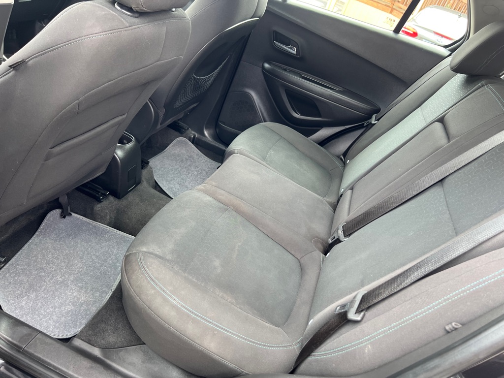 Photo 15 of this CHEVROLET TRAX