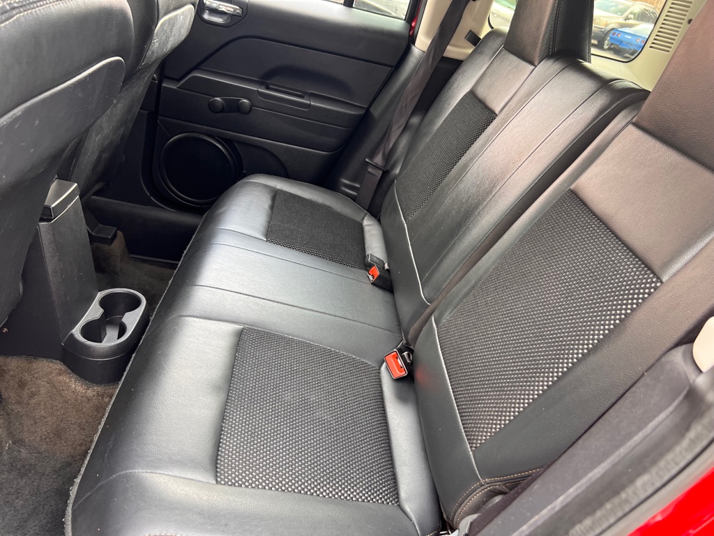 Photo 13 of this JEEP PATRIOT