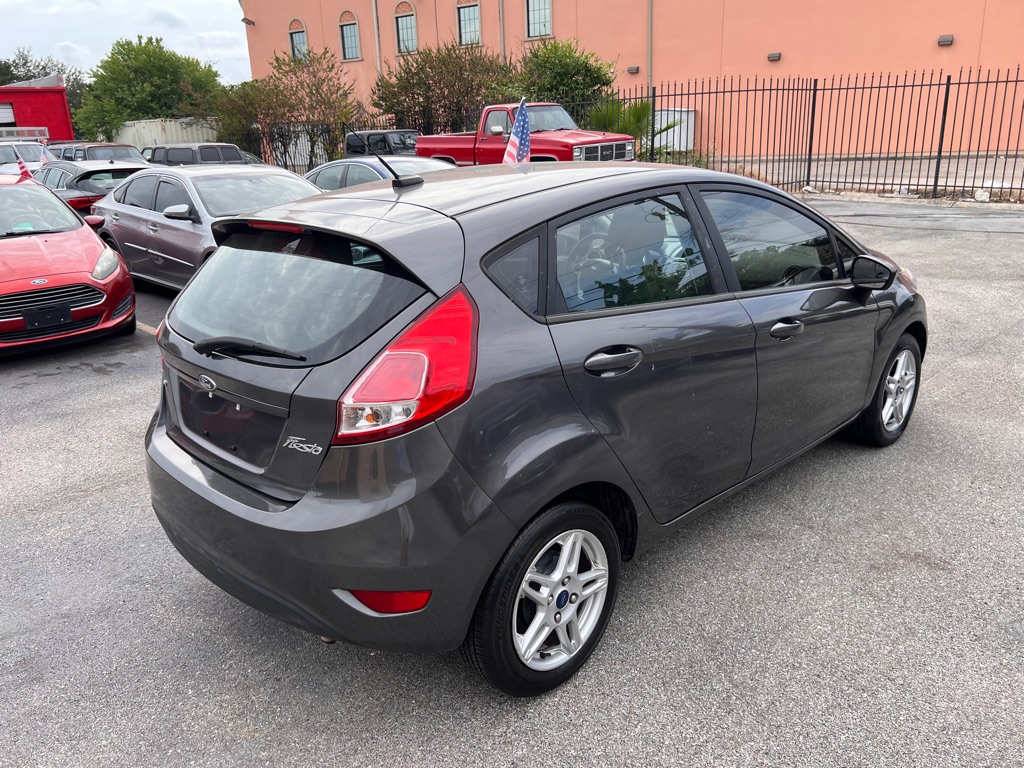 Photo 7 of this FORD FIESTA