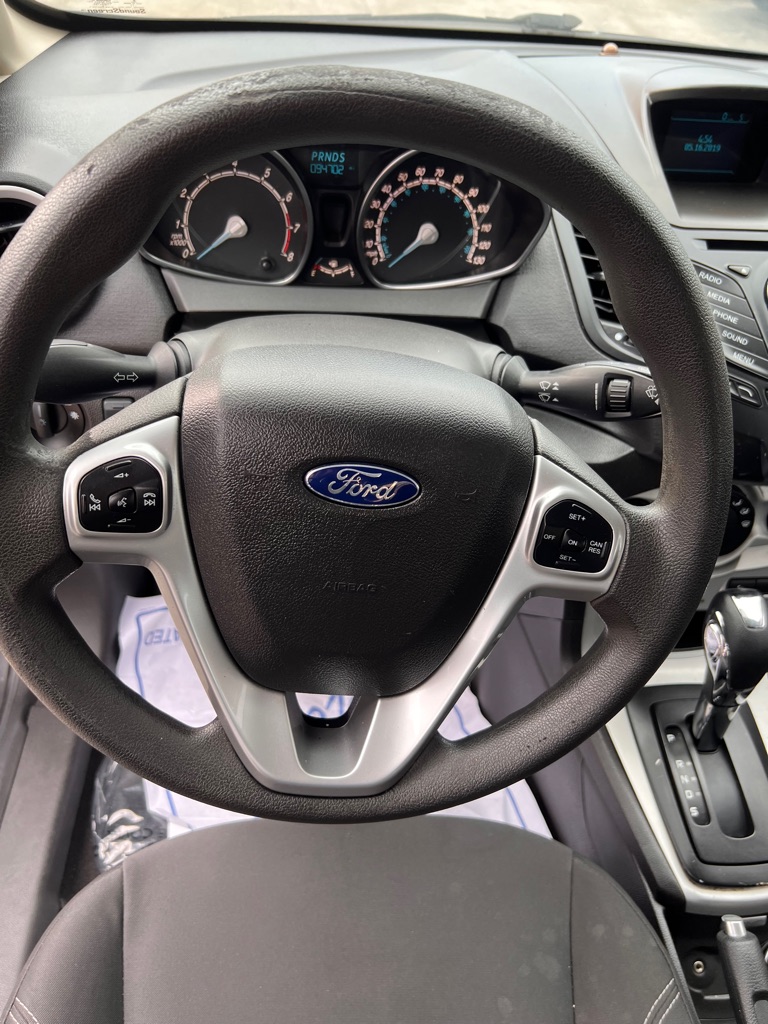 Photo 11 of this FORD FIESTA