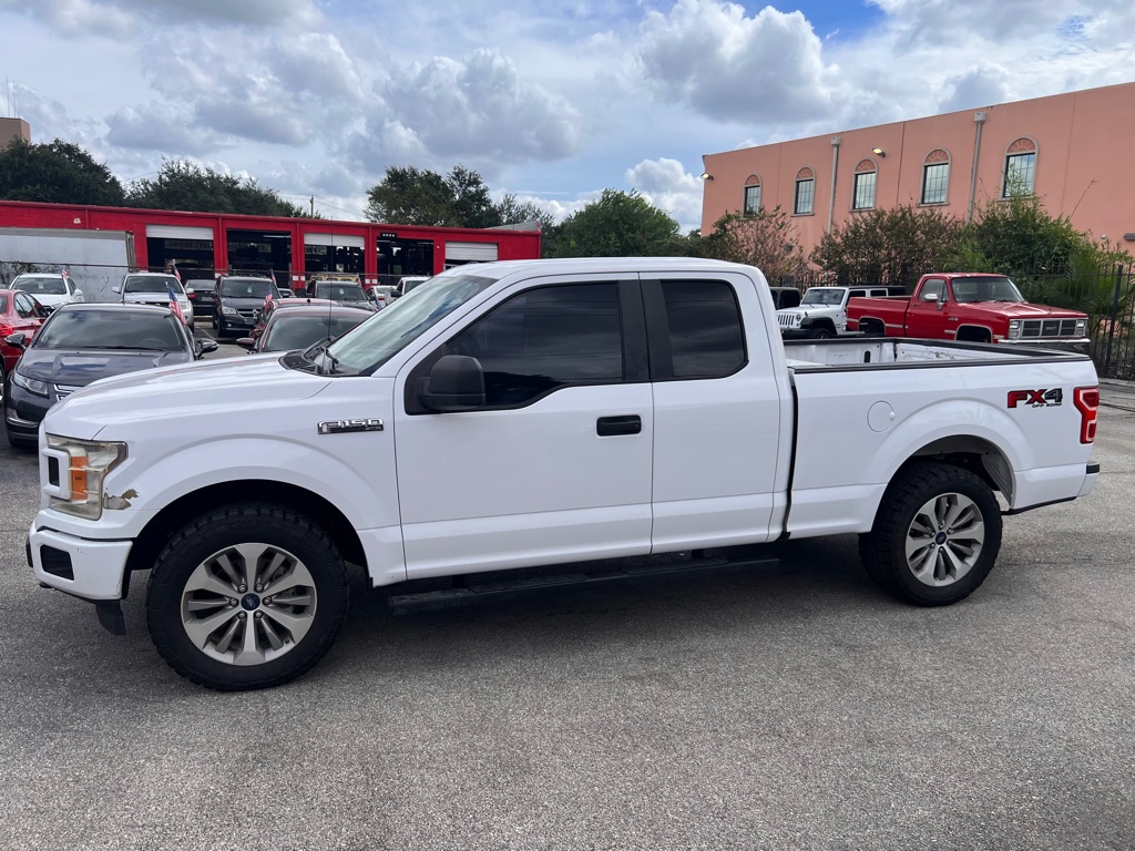 Photo 4 of this FORD F150