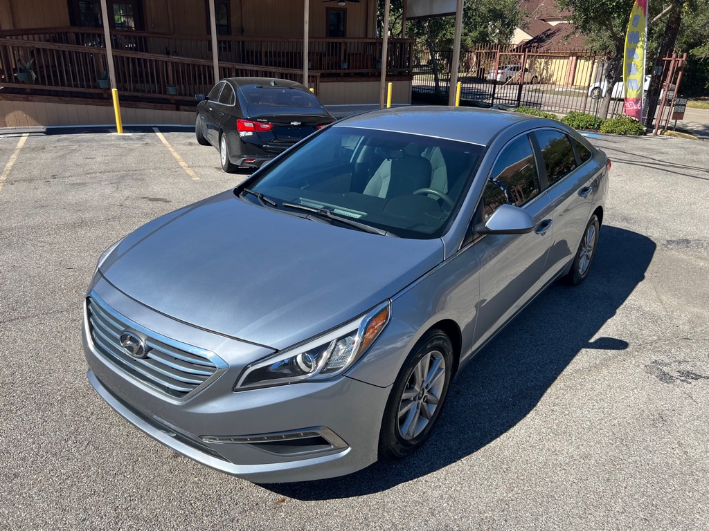 2015 HYUNDAI SONATA SE's photo