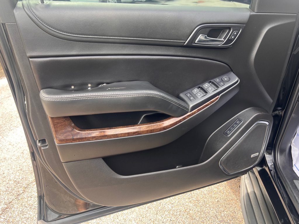 Photo 10 of this CHEVROLET TAHOE