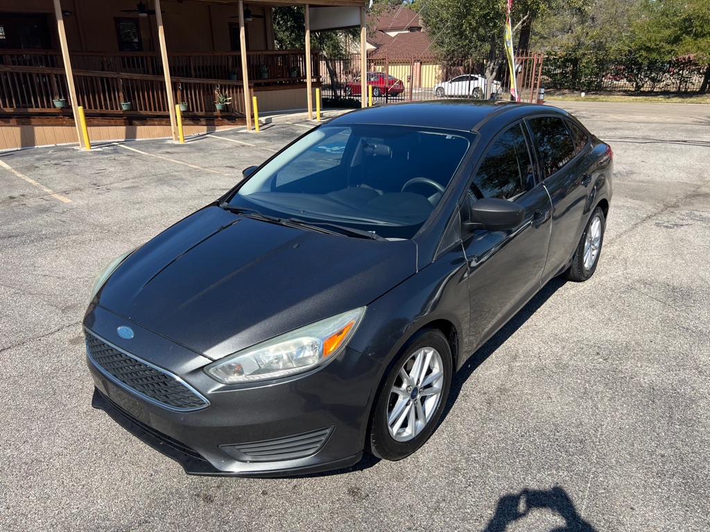 2015 Ford Focus Sedan SE's photo