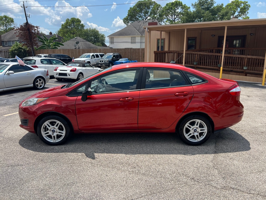 Photo 3 of this FORD FIESTA