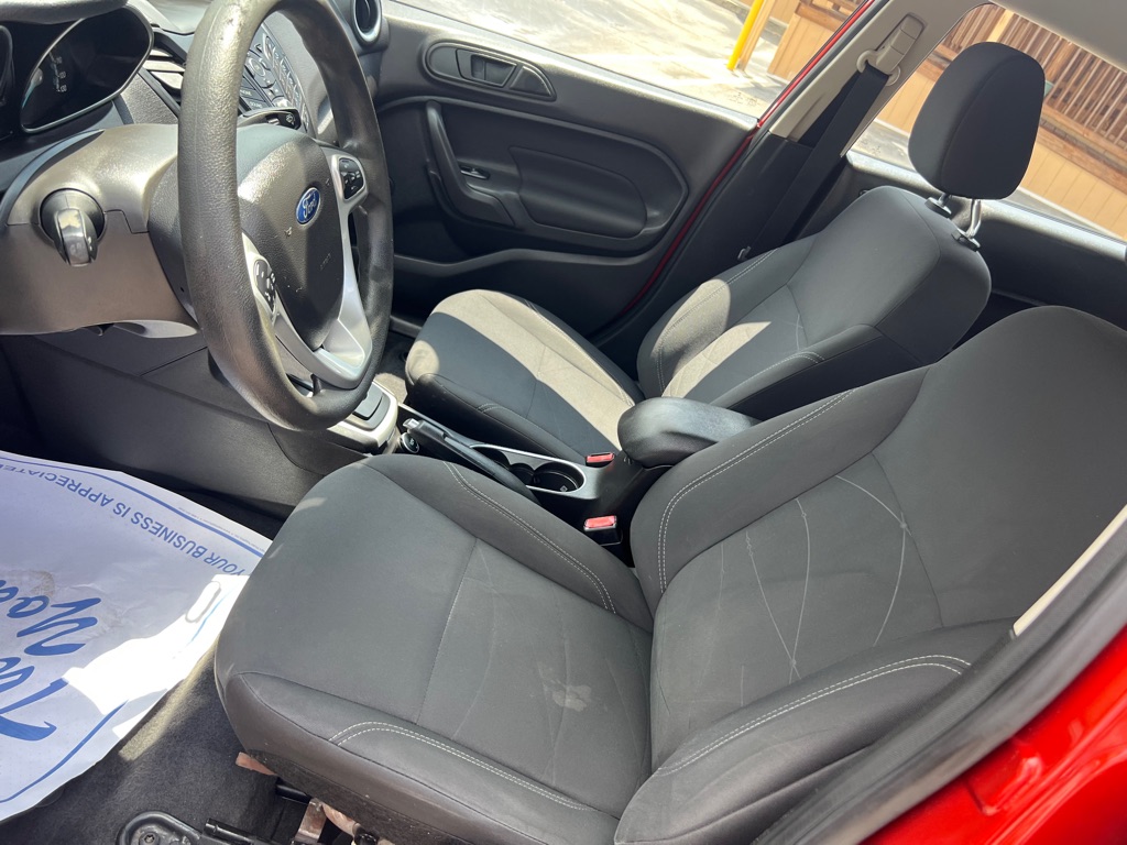 Photo 10 of this FORD FIESTA