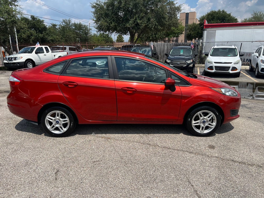 Photo 7 of this FORD FIESTA