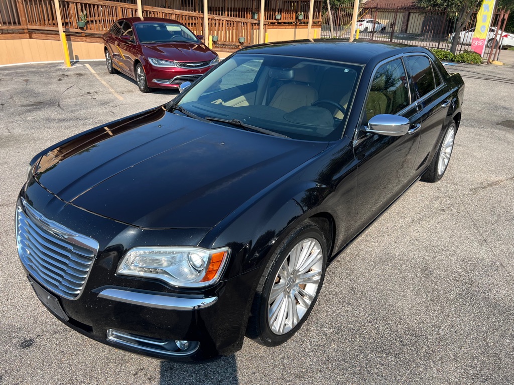 2011 CHRYSLER 300 LIMITED's photo