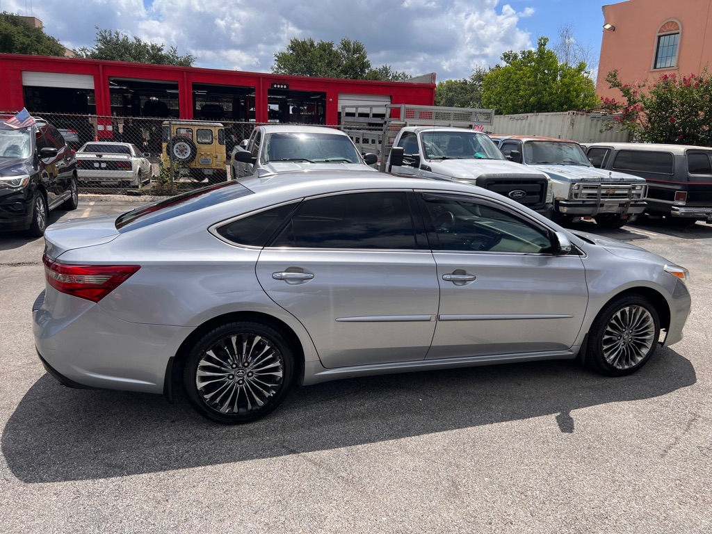Photo 8 of this TOYOTA AVALON