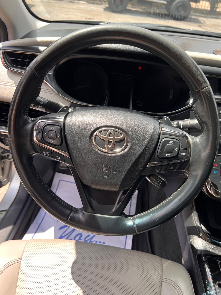 Photo 12 of this TOYOTA AVALON