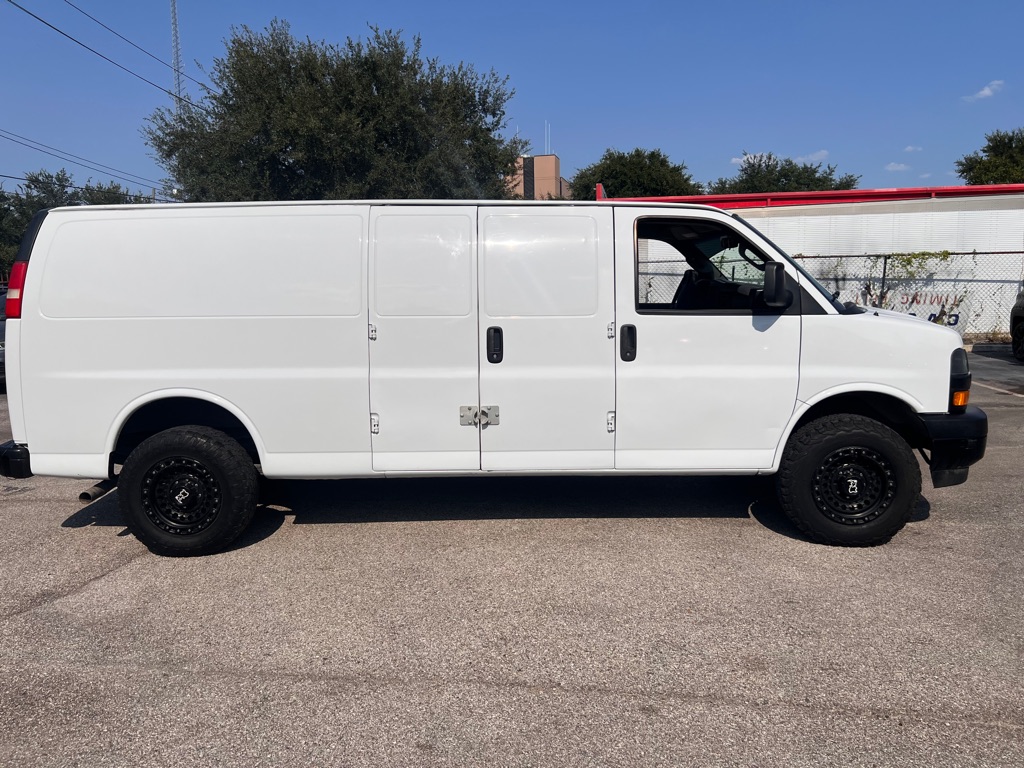 Photo 8 of this CHEVROLET EXPRESS G2500
