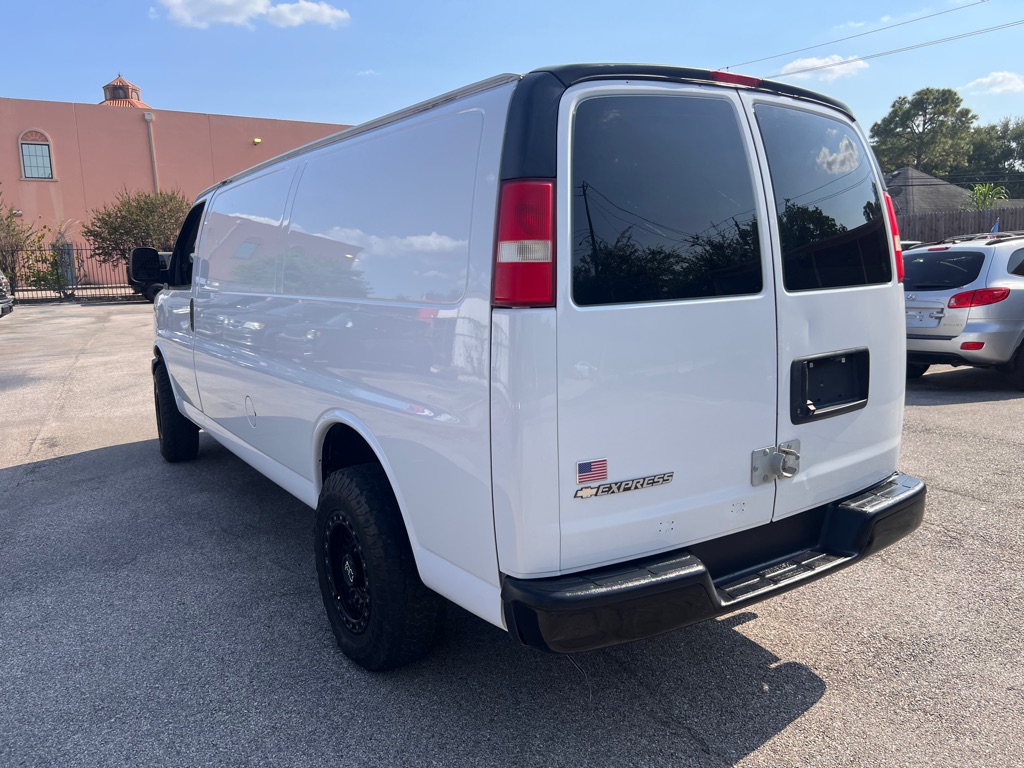 Photo 5 of this CHEVROLET EXPRESS G2500