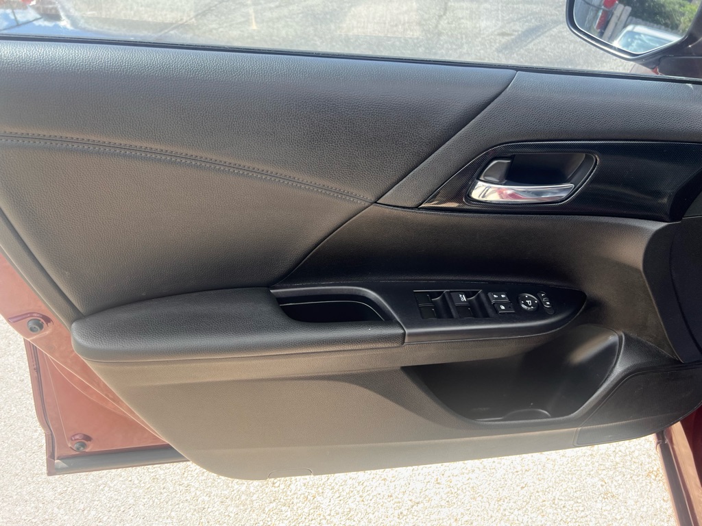 Photo 10 of this HONDA ACCORD