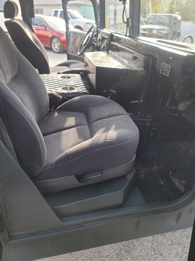Photo 6 of this AM GENERAL HUMVEE M998