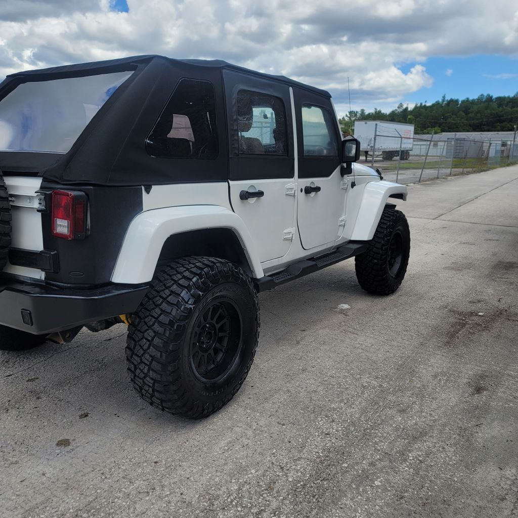 Photo 8 of this JEEP WRANGLER UNLIMI