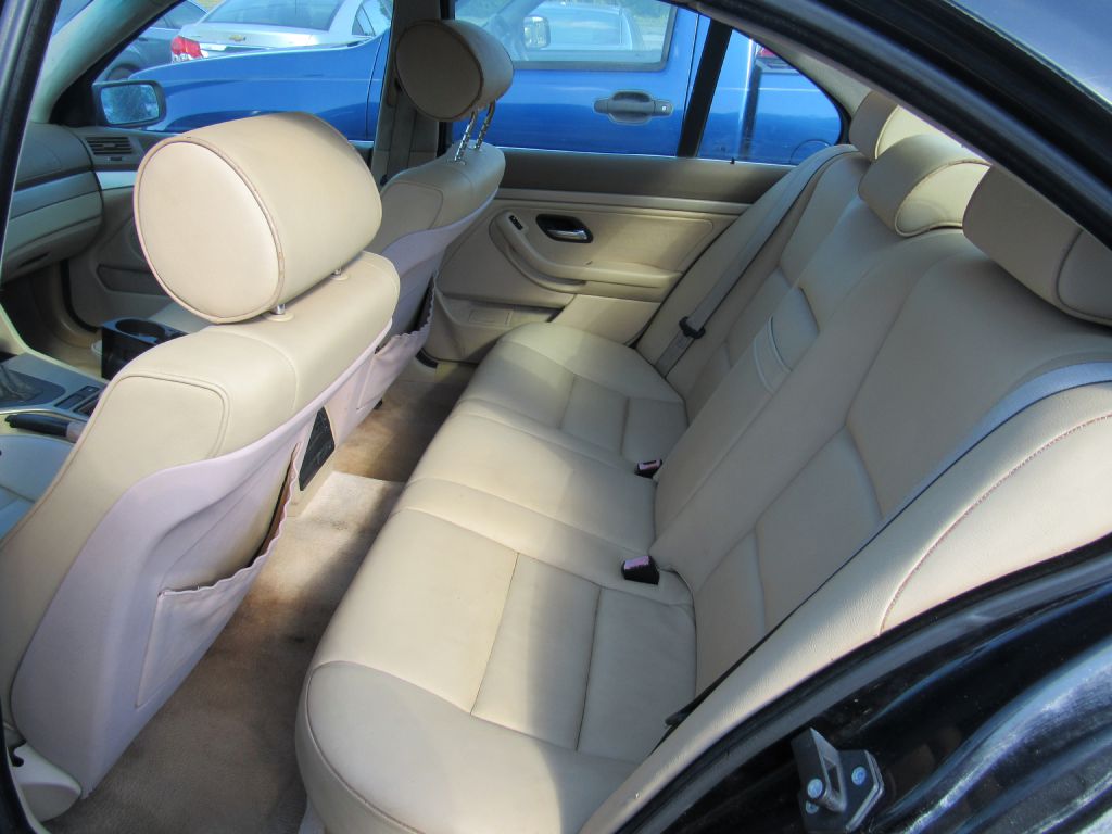 Photo 7 of this BMW 528