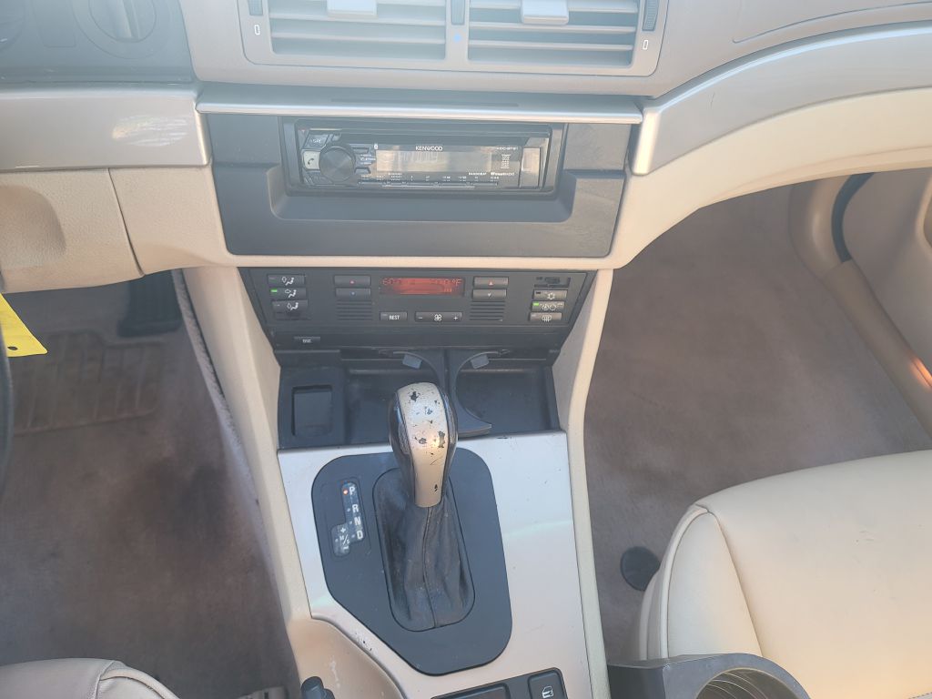 Photo 5 of this BMW 528