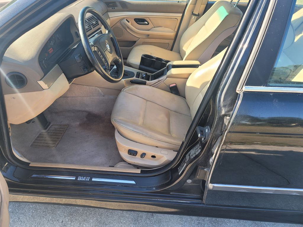 Photo 4 of this BMW 528