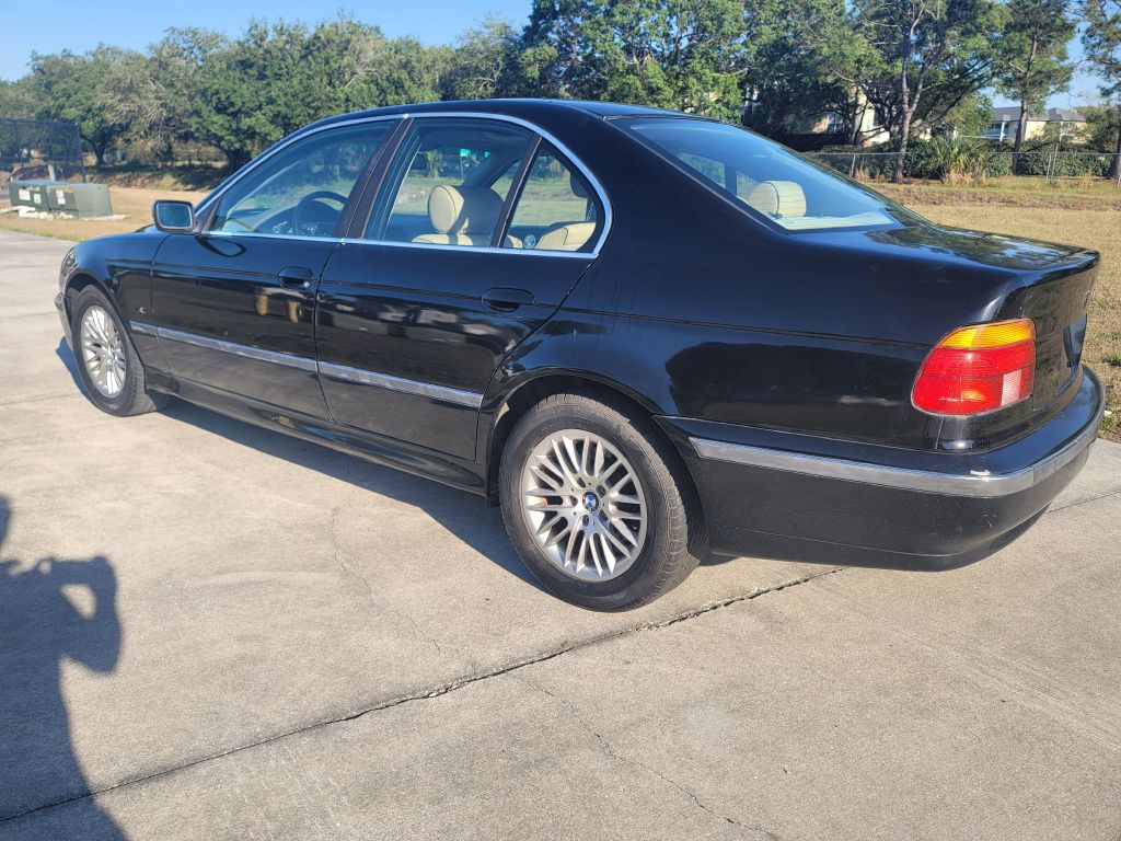 Photo 13 of this BMW 528