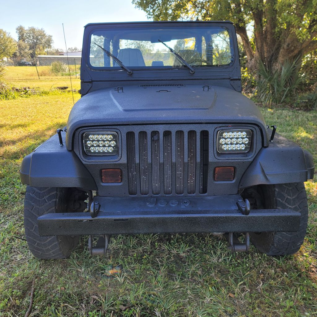 Photo 2 of this JEEP WRANGLER / YJ