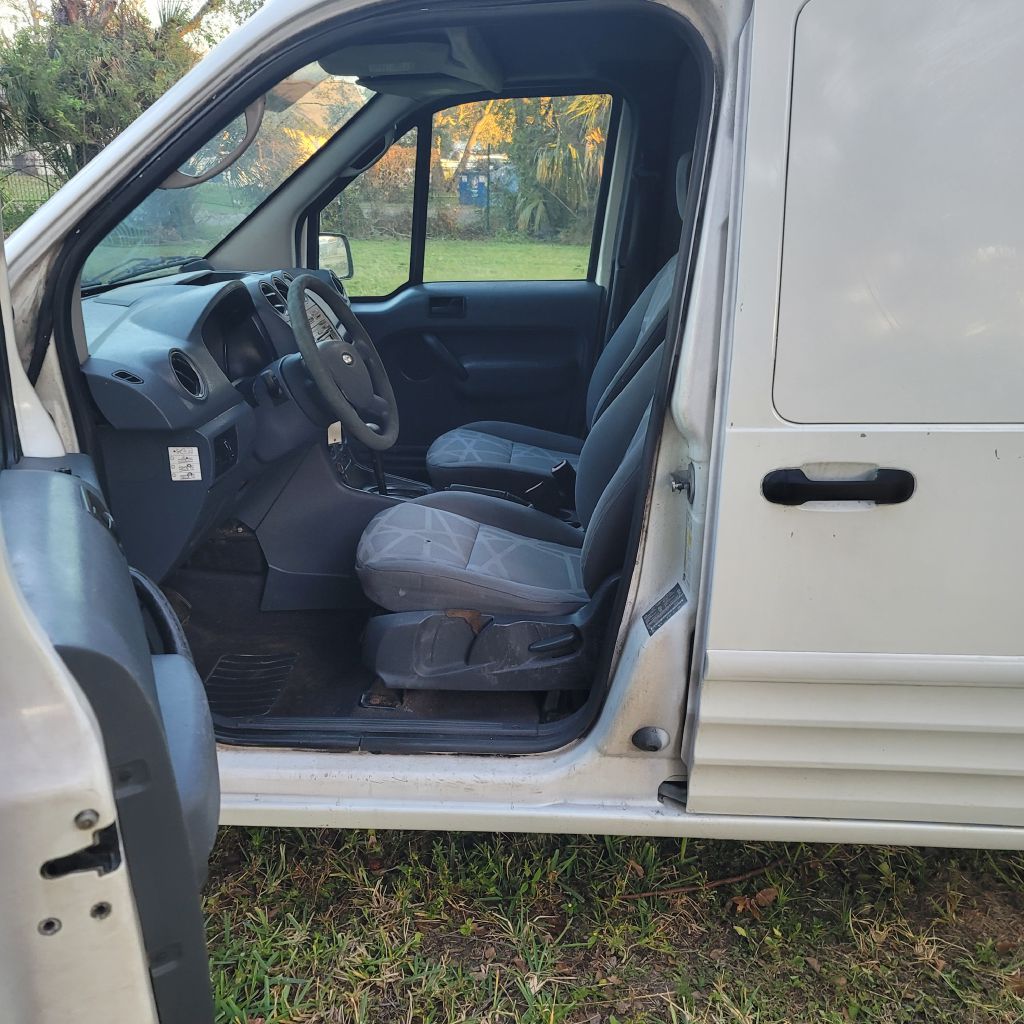 Photo 4 of this FORD TRANSIT CONNECT