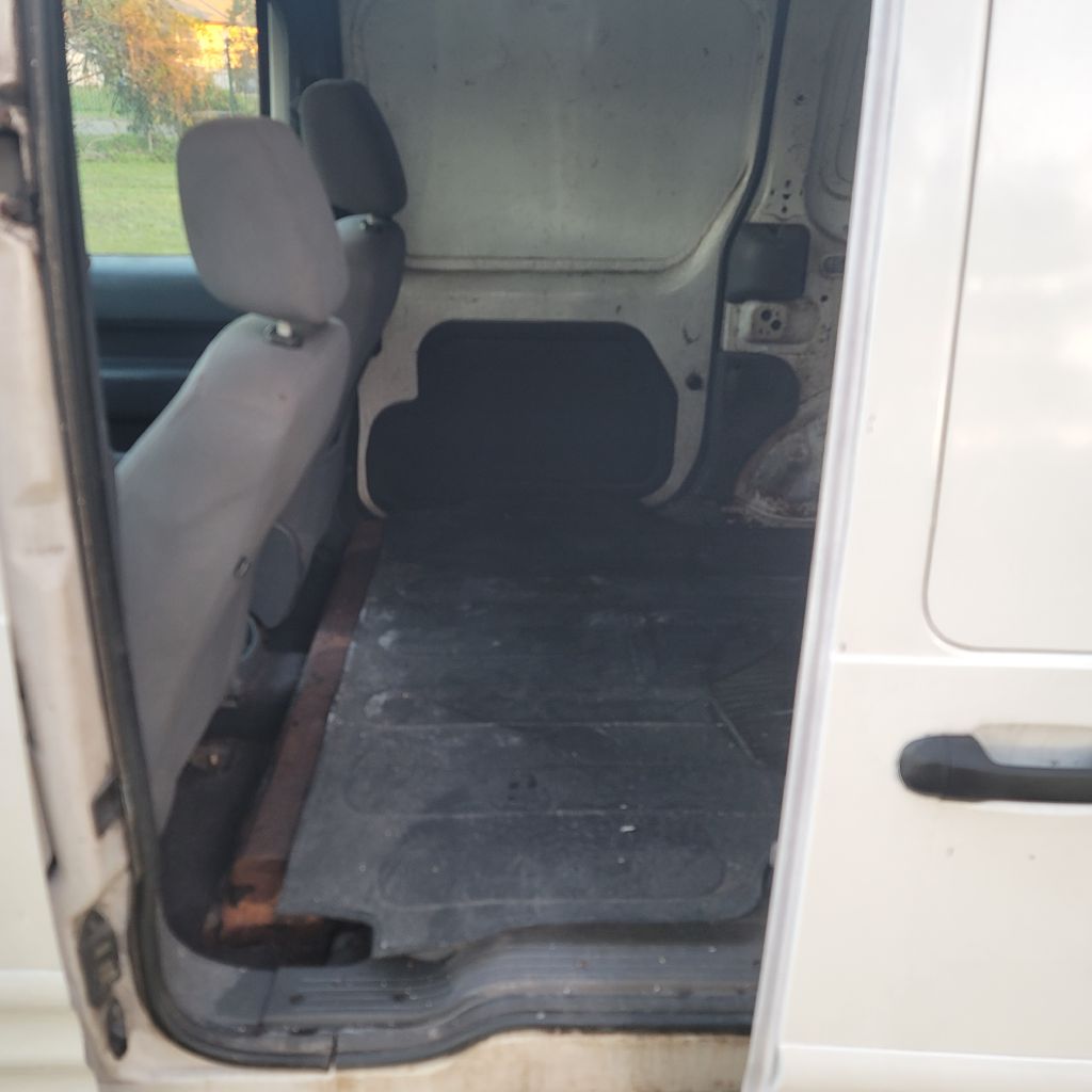 Photo 6 of this FORD TRANSIT CONNECT